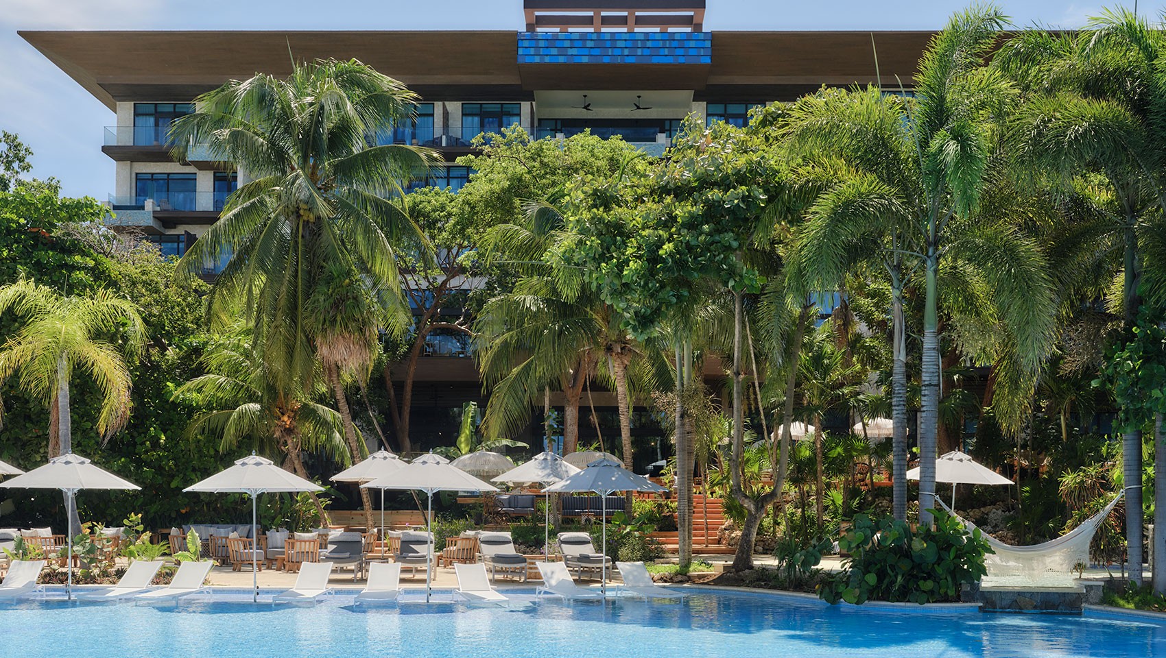 BeachfrontVillaSuites2